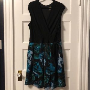 Taylor woman black & blue flower dress - 16W